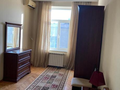 3-room apartment for rent, 120 m², Sahil: 2 500 ₼/mo 5