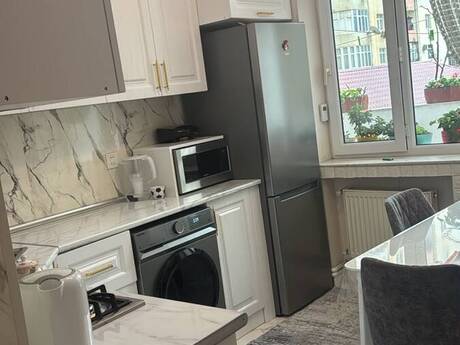 2-room apartment for rent, 90 m², Azadlıq Prospekti: 800 ₼/mo 4