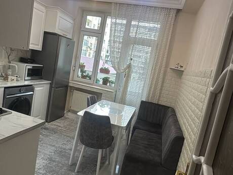 2-room apartment for rent, 90 m², Azadlıq Prospekti: 800 ₼/mo 2
