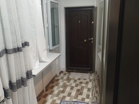 1 rooms · 30 m² · floor 2/3, Nizami