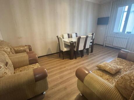 Сдаётся 3-комнатная квартира в старом фонде, Memar Əcəmi, 75 м², 750 AZN/мес, фото 2 / 12