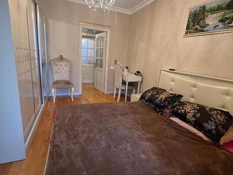 Azadlıq Prospektidə 2 otaqlı köhnə tikili mənzil satılır, 65 m², 197 000 AZN, şəkil 5 / 12