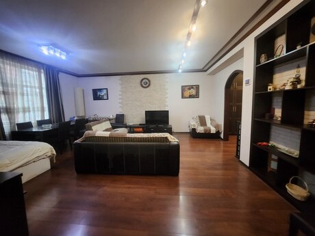 3-room apartment for rent, 100 m², Şah İsmayıl Xətai: 60 ₼/mo 2
