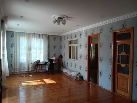 6-room house, 350 m², NZS: 150 000 ₼ 4