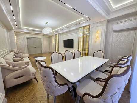 4-room new-build apartment for sale in 28 May, 233 m², 880 000 AZN, photo 3 / 12
