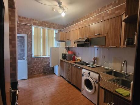 2-комнатная квартира, 70 м², Qurtuluş 93: 90 000 ₼ 2