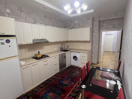 Kirayə 2 otaqlı mənzil, 100 m², Nizami: 1 100 ₼/ay 5
