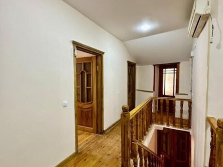 Kirayə 4 otaqlı mənzil, 150 m², İçəri Şəhər: 1 300 ₼/ay 4