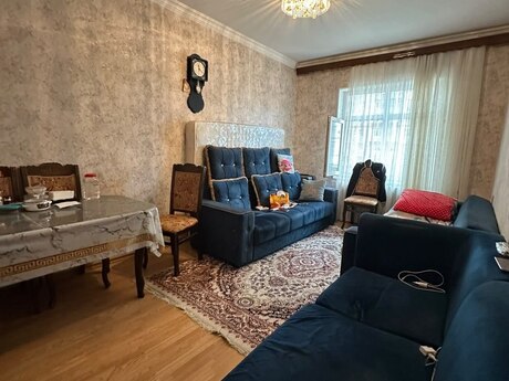 İnşaatçılarda 2 otaqlı köhnə tikili mənzil satılır, 65 m², 157 000 AZN, şəkil 2 / 7