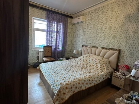 İnşaatçılarda 2 otaqlı köhnə tikili mənzil satılır, 65 m², 157 000 AZN, şəkil 3 / 7