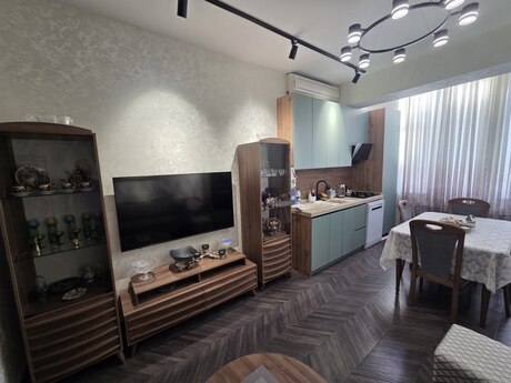 3-комнатная квартира, 100 м², İnşaatçılar: 290 000 ₼ 2