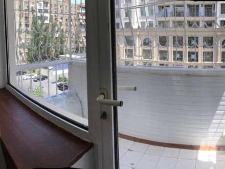 Аренда: 1-комнатная квартира, 32 м², Elmlər Akademiyası: 550 ₼/мес 3