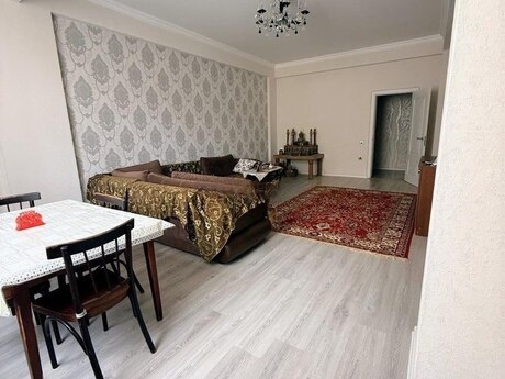 Kirayə 2 otaqlı mənzil, 100 m², 28 May: 800 ₼/ay 2