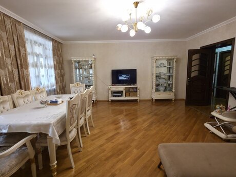 4 otaqlı mənzil, 120 m², Bakıxanov: 247 000 ₼ 3