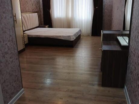 3-room apartment for rent, 131 m², Nəriman Nərimanov: 1 250 ₼/mo 4