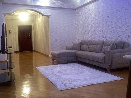 Аренда: 2-комнатная квартира, 105 м², Nizami: 820 ₼/мес 4