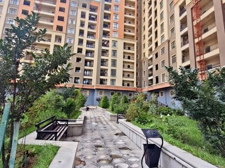 2 Qara Qarayev