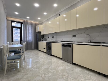 4-room apartment for rent, 180 m², Nəsimi: 1 500 ₼/mo 4