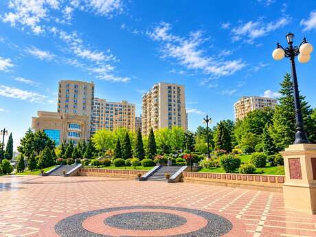 3 otaq · 130 m² · 13/18 mərtəbə, İnşaatçılar