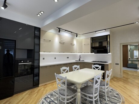 4-комнатная квартира, 158 м², Səfalı MTK Həzi Aslanov: 469 000 ₼ 4