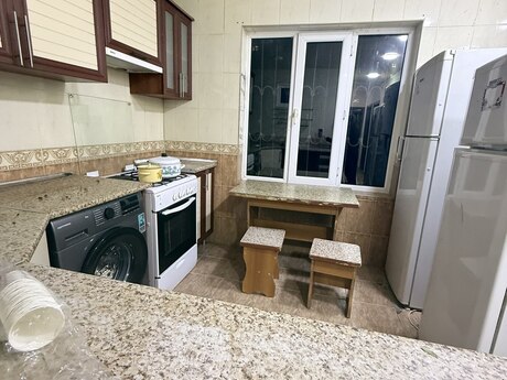 Аренда: 4-комнатная квартира, 100 м², İnşaatçılar: 185 ₼/мес 4
