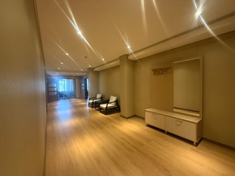 4-room apartment for rent, 214 m², Riva Residence: 1 800 ₼/mo 4