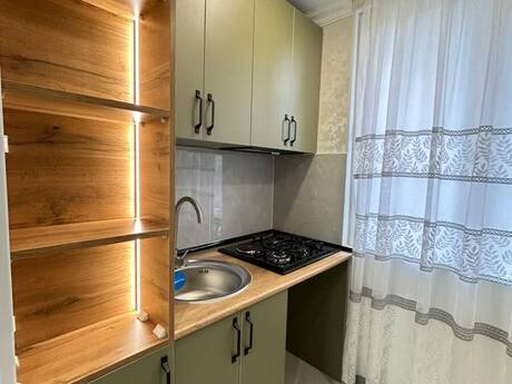 Qara Qarayevdə 2 otaqlı köhnə tikili mənzil satılır, 42 m², 135 000 AZN, şəkil 4 / 12
