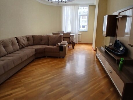 3 otaqlı mənzil, 125 m², 20 Yanvar: 309 000 ₼ 2