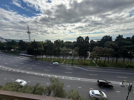 4-комнатная квартира, 160 м², Sahil: 970 000 ₼ 2