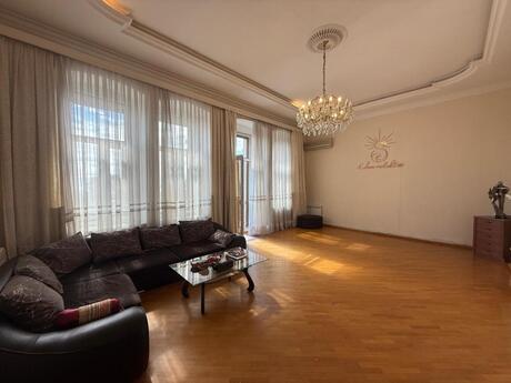 4-комнатная квартира, 160 м², Sahil: 970 000 ₼ 4