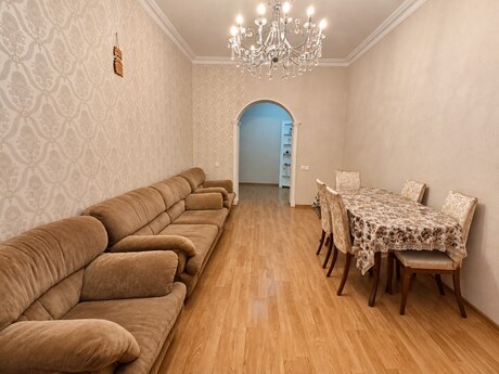 Kirayə 3 otaqlı mənzil, 65 m², Qara Qarayev: 650 ₼/ay 2