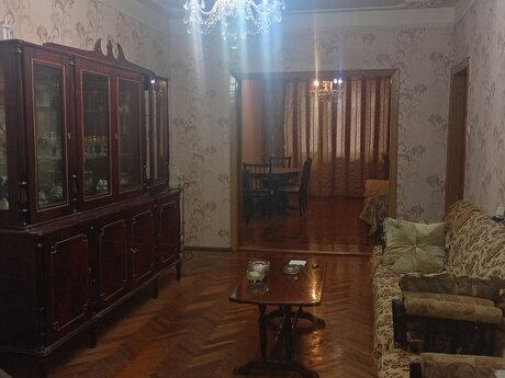 5-комнатная квартира, 115 м², Azadlıq Prospekti: 270 000 ₼ 5