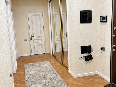 3-room apartment for rent, 126 m², Ağ şəhər: 2 000 ₼/mo 3