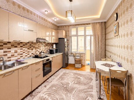 3 otaqlı mənzil, 107 m², Neftçilər: 269 000 ₼ 2