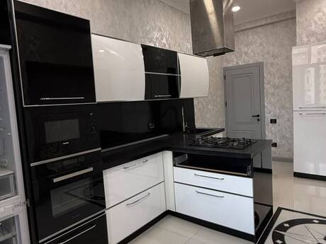 4-room apartment, 133 m², İnşaatçılar: 340 000 ₼ 2