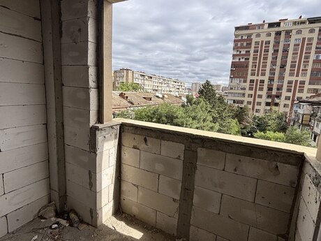 8-ci mikrorayonda 4 otaqlı yeni tikili mənzil satılır, 156 m², 444 000 AZN, şəkil 5 / 6