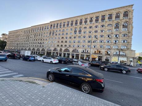 Продаётся 3-комнатная квартира в старом фонде, Nərimanov, 85 м², 300 000 AZN, фото 2 / 12