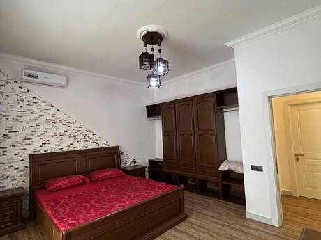 4 otaq · 140 m²