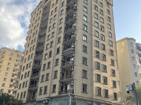 Elan №6237558 - Bakı, Nizami m., 3 otaqlı, 142 m², 10/15 mərtəbə