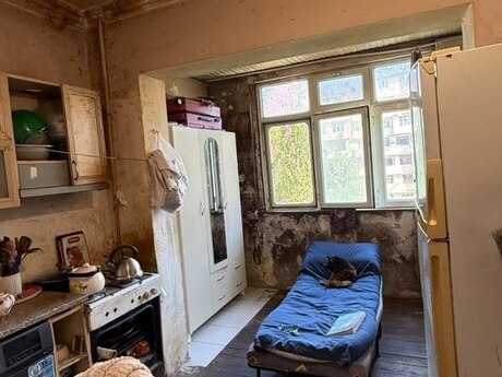 İnşaatçılarda 1 otaqlı köhnə tikili mənzil satılır, 50 m², 120 000 AZN, şəkil 3 / 8