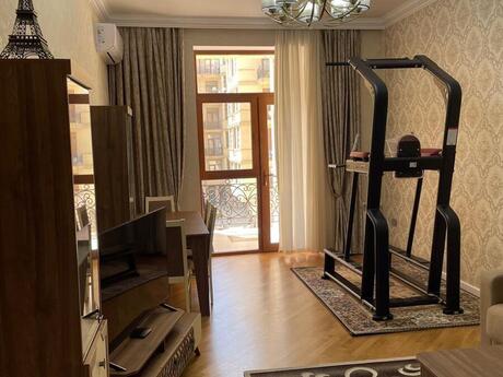 3-room apartment for rent, 126 m², Ağ şəhər: 2 000 ₼/mo 2