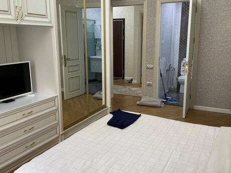3-room apartment for rent, 126 m², Ağ şəhər: 2 000 ₼/mo 5