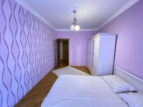 3-room apartment for rent, 130 m², İnşaatçılar: 800 ₼/mo 3