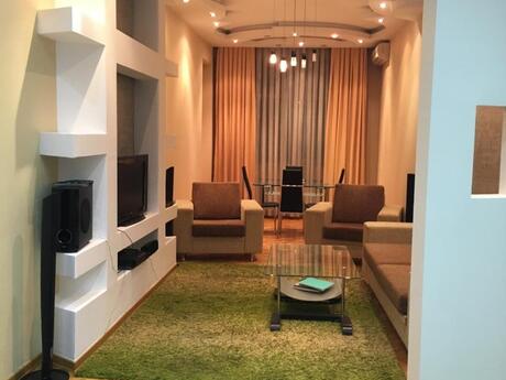 Аренда: 2-комнатная квартира, 65 м², 28 May: 1 000 ₼/мес 4