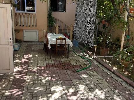 3 rooms · 100 m², Qaraçuxur