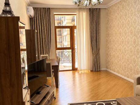 3-room apartment for rent, 126 m², Ağ şəhər: 2 000 ₼/mo 2
