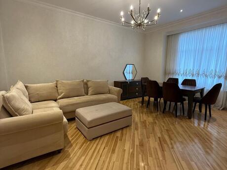 3-room apartment for rent, 150 m², Ağ şəhər: 2 000 ₼/mo 4