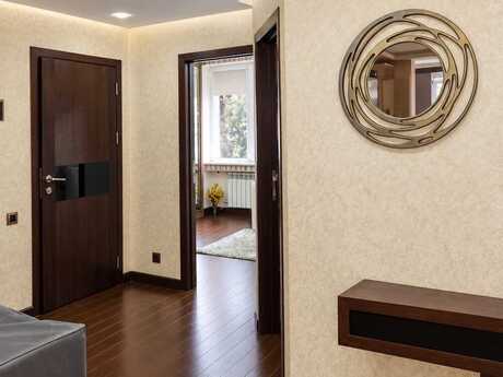 3-room apartment for rent, 95 m², Şah İsmayıl Xətai: 2 000 ₼/mo 5