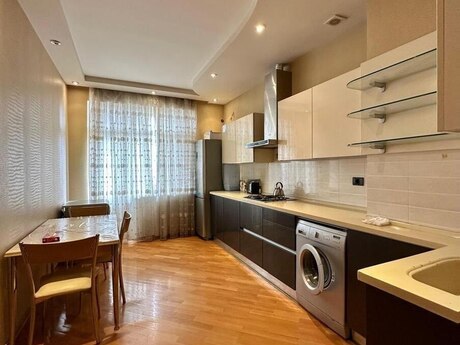 Аренда: 3-комнатная квартира, 105 м², Nəriman Nərimanov: 1 000 ₼/мес 2