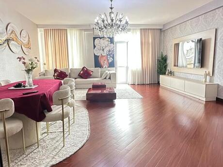 Elan №6517565 - Bakı, Gənclik m., 3 otaqlı, 140 m², 16/18 mərtəbə